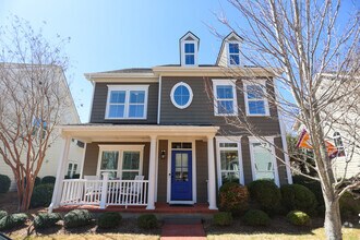 Building Photo - 504 Village Walk Ln
