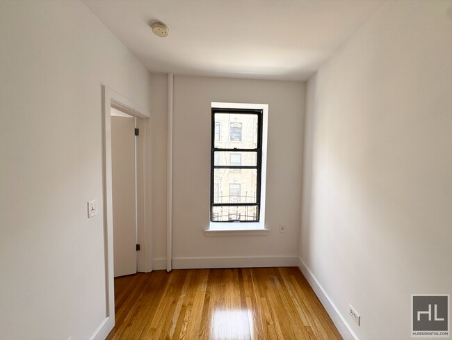 Foto del edificio - 2 Bedroom Apartment In Little Italy! $5,000