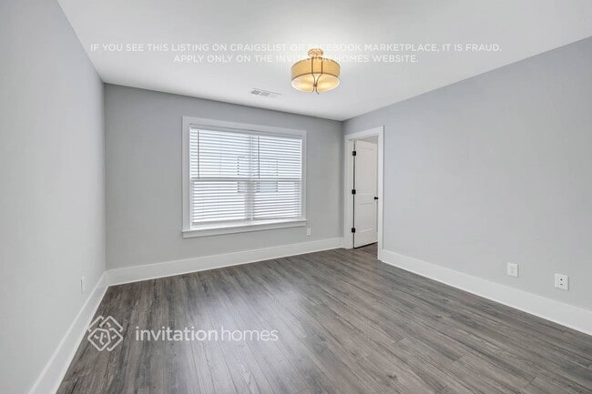 Foto del edificio - 240 Founders Ln