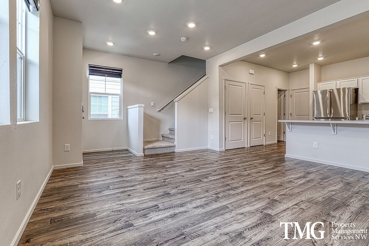 Primary Photo - 3 Bed 2.5 Bath Townhome on a Corner Lot in...