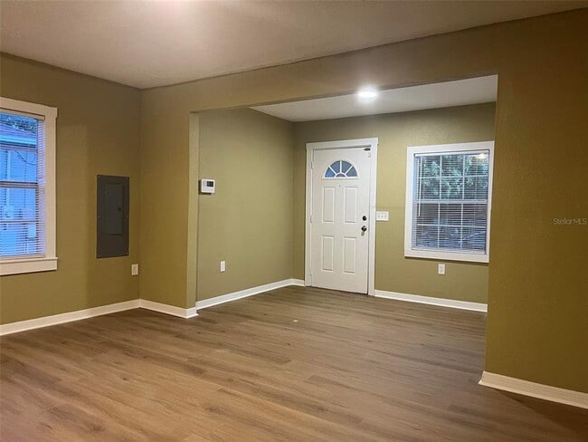 Building Photo - 2013 Oceanview Pl