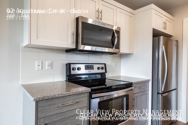 Photo du bâtiment - Close to the University, 2 bed, 1.5 bath, AC suite!