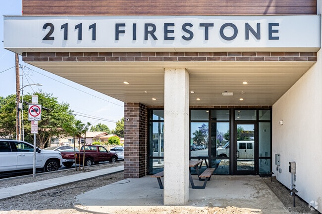 Entrada - Firestone