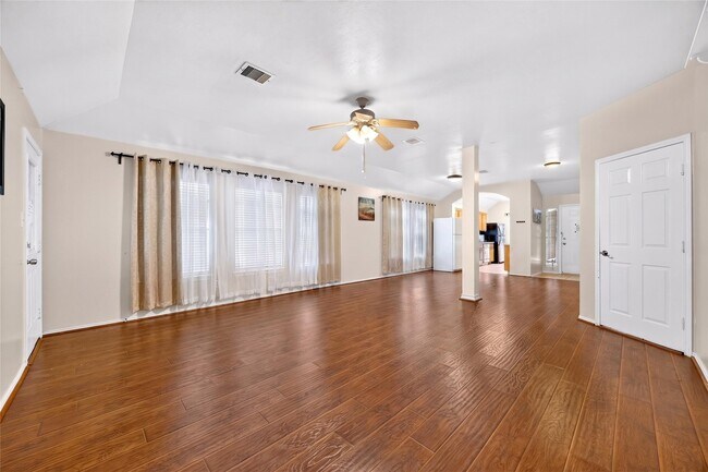 Foto del edificio - 12835 Wisteria Park Dr