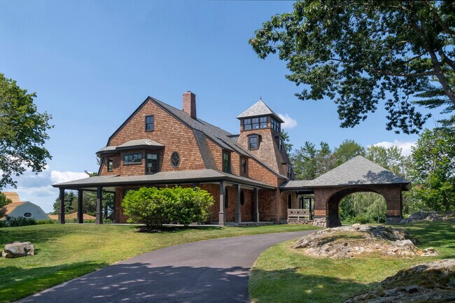 Building Photo - 9 Arlington Ave