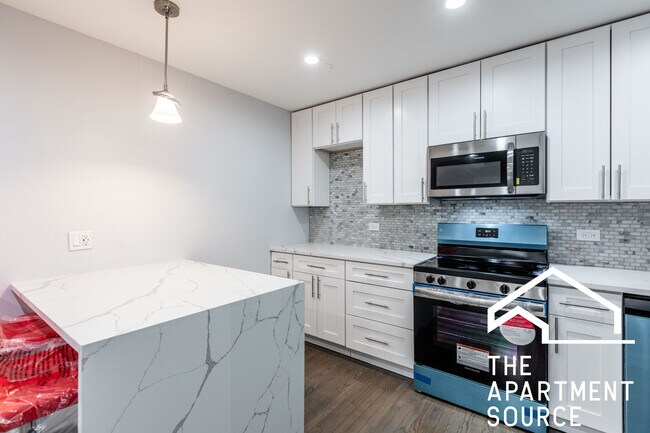 Building Photo - 420 W Aldine Ave