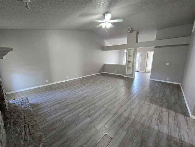 Building Photo - 217 Cypress Dr