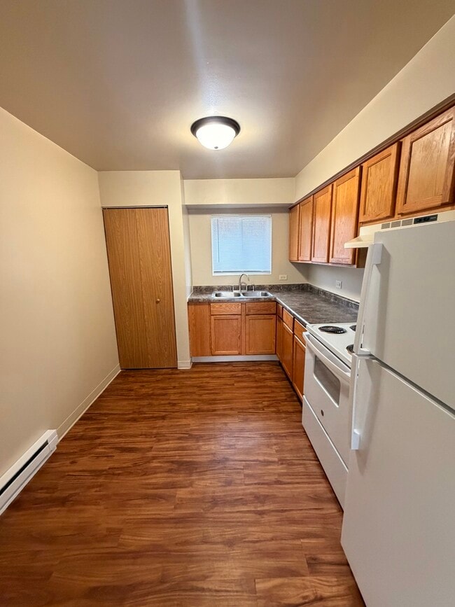 Building Photo - 25731 W Bridge St