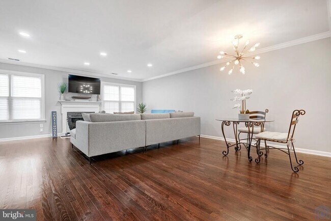 Foto del edificio - 1639 Hart Ct