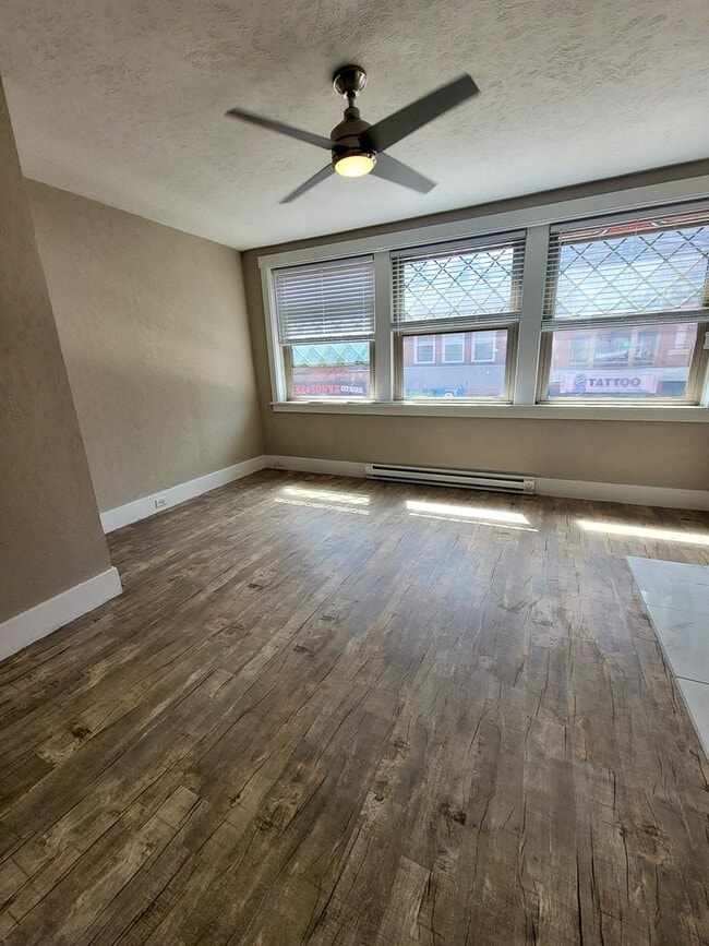 Foto del edificio - 1411 E Carson St
