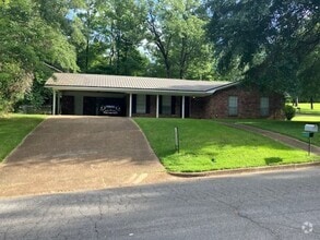 Building Photo - 2148 Rachel St