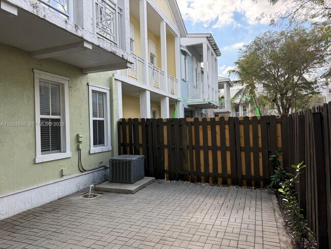 Foto del edificio - 7540 NW 114th Pl