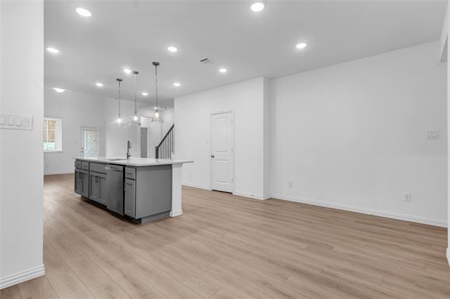 Building Photo - 2136 Sunnymede Dr