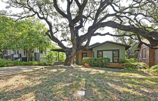 Foto del edificio - 1507 Travis Heights Blvd