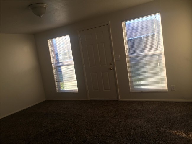Foto del edificio - 1295 E Gordon Ave