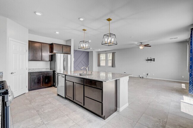 Foto del edificio - 4443 Stardusk Falls Ave