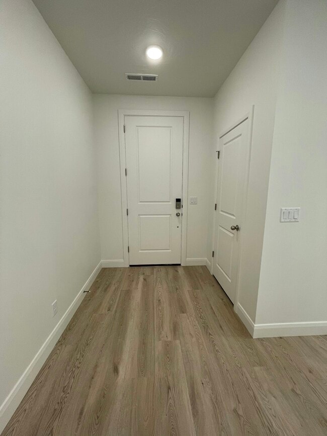 Building Photo - 5764 S Russet Sun Dr