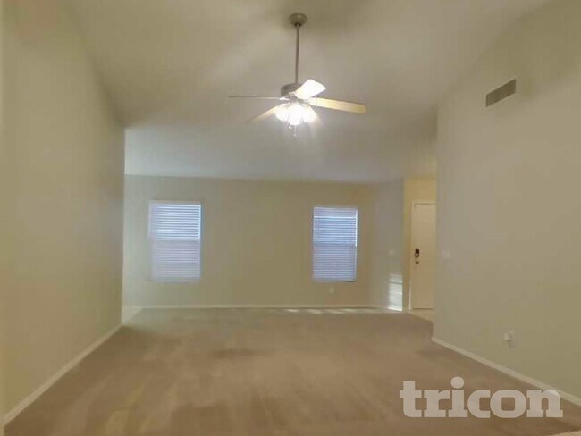 Foto del edificio - 18071 N 113th Ave