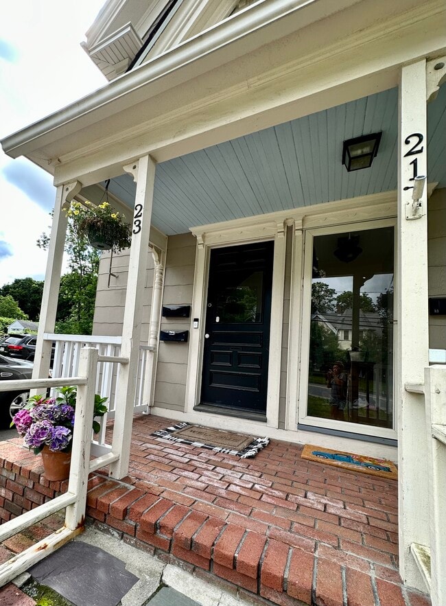 Front Entrance - 21 School St
