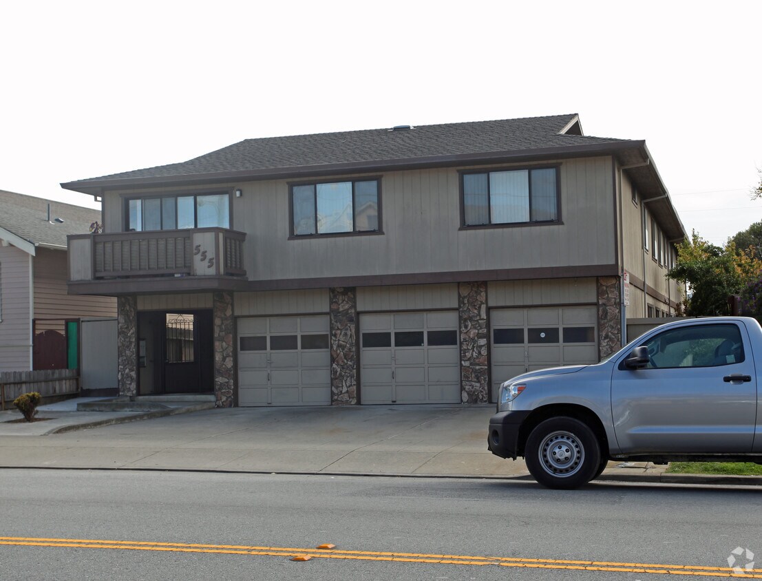 Primary Photo - 555 Grand Ave