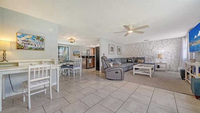 Foto del edificio - 6061 Border Ln