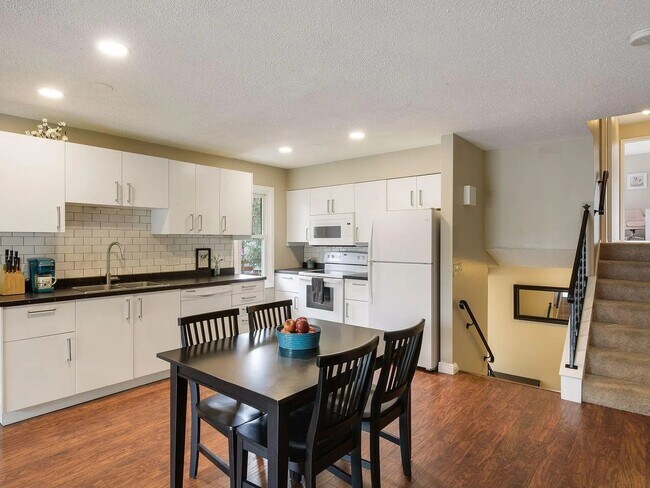 Foto del edificio - 1027 24th Ave NE