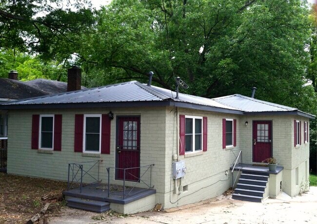 Foto del edificio - 2027 Oakview Rd SE