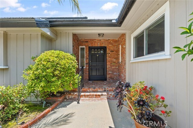 Building Photo - 5431 E El Jardin St
