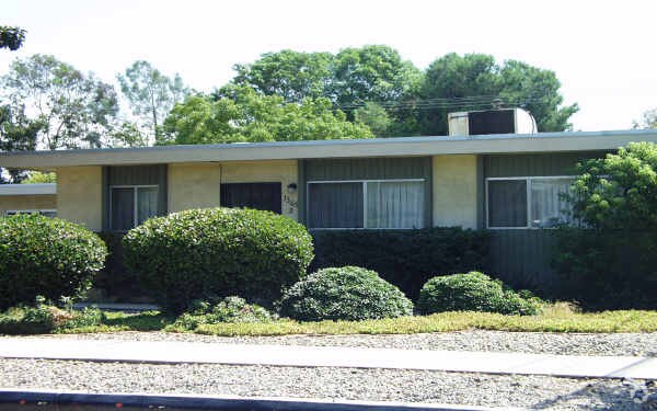 Foto del edificio - 1365 Kristie Ln