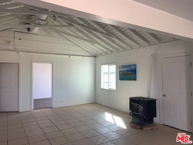 Foto del edificio - 4900 Fort Tejon Rd