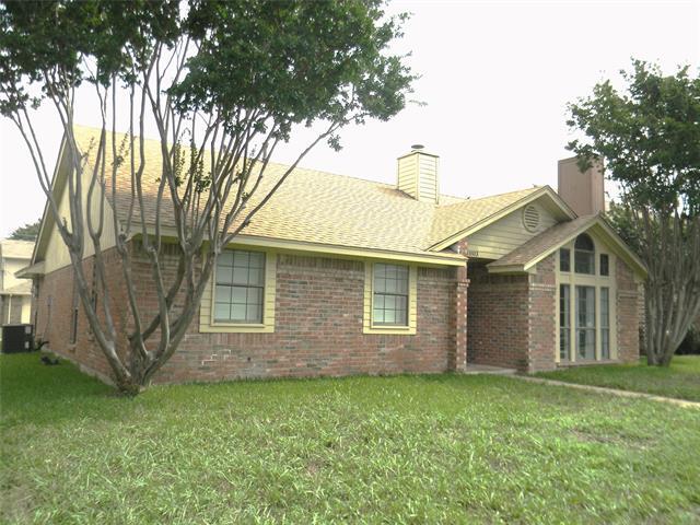 Foto del edificio - 11803 Avery Ln