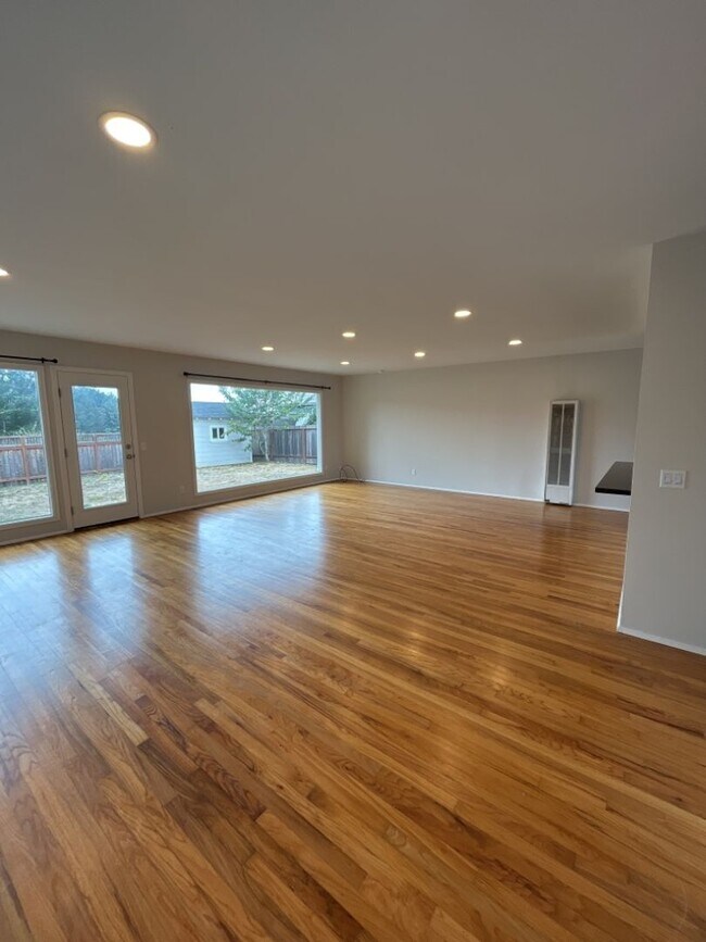 Building Photo - Cozy 2 bedroom 1 bath home