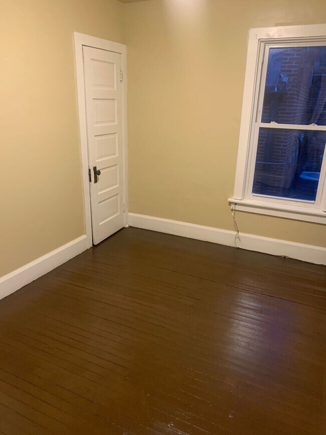 Foto del edificio - 932 Center St - Duplex