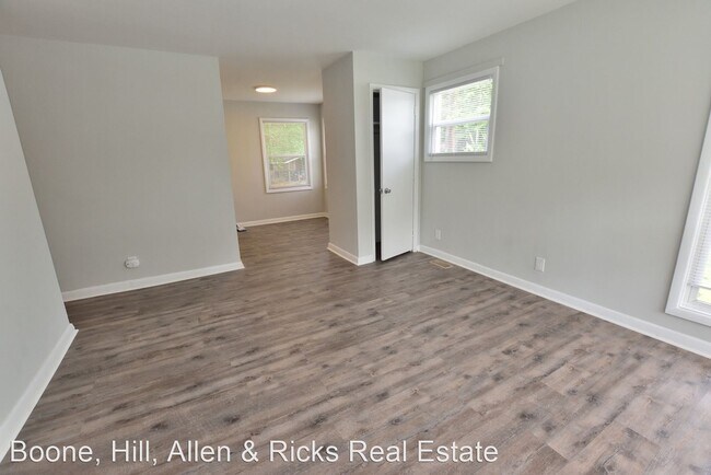 Building Photo - 3 br, 1 bath House - 321 Briarcliff Road