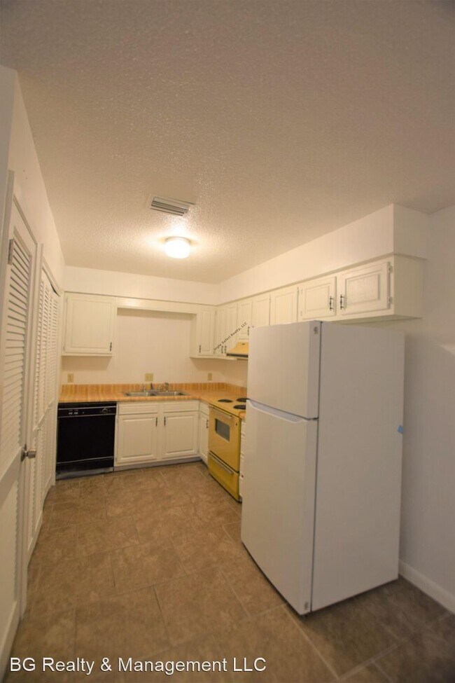 Building Photo - 2 br, 1 bath House - 3001 Hodges St