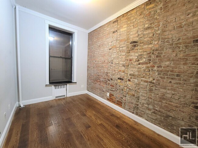 Building Photo - East 50th Street
