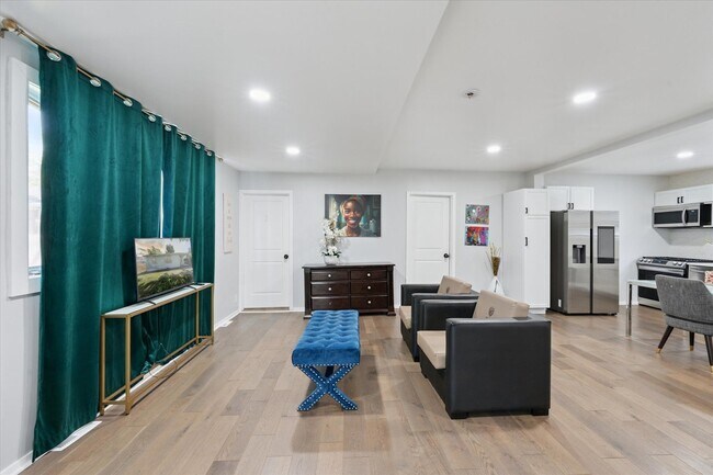 Foto del edificio - 1313 Gordon Ave