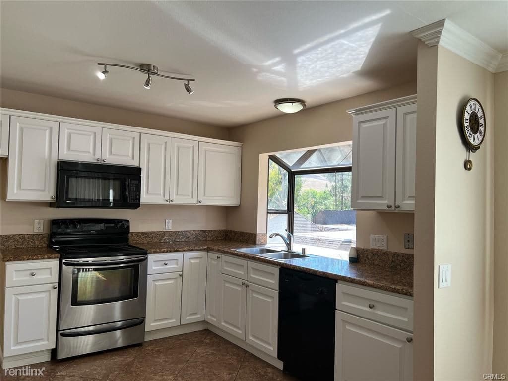 Primary Photo - 3 br, 2 bath Townhome - 22042 Caminito Vino
