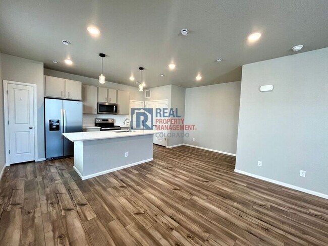 Foto del edificio - 9254 Henson Pl
