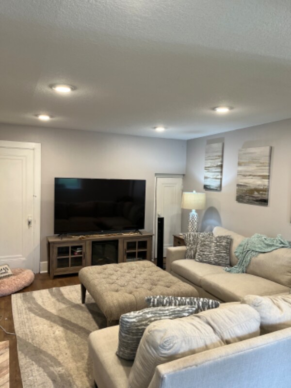 Building Photo - 1026 37th St