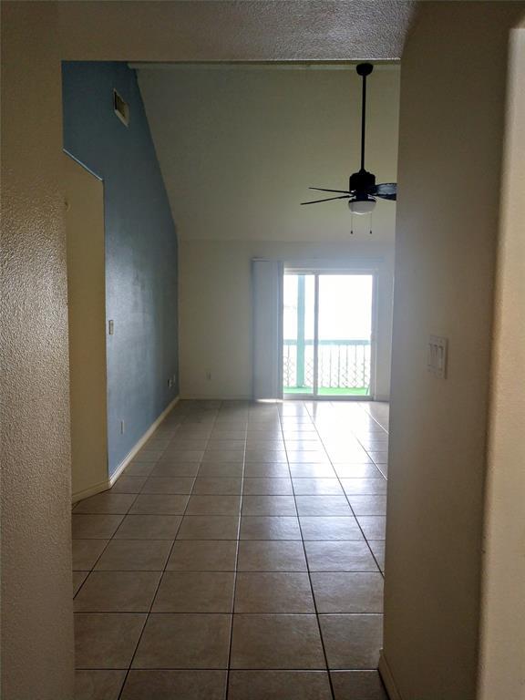 Building Photo - 500 Tiki Dr