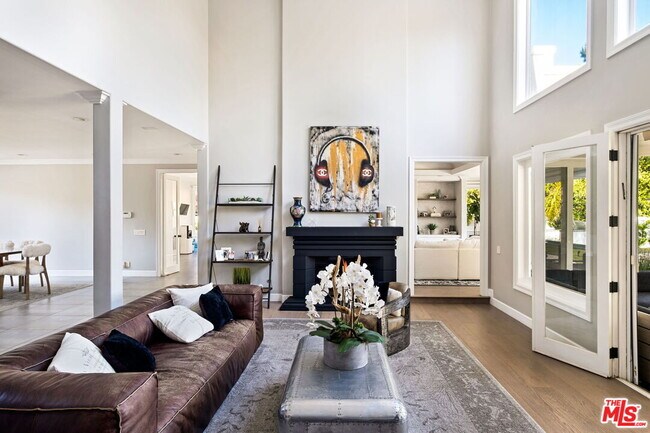 Building Photo - 5325 Collingwood Cir