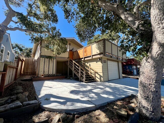 Building Photo - Furnished Single Family Home in Pacific Gr...
