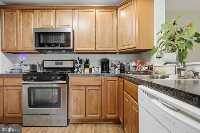 Foto del edificio - 1003 Thornton Ct