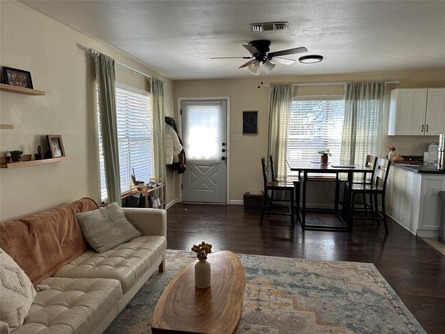 Building Photo - 2105 Rabb Rd