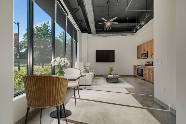 Interior Photo - Cloud on Fifth