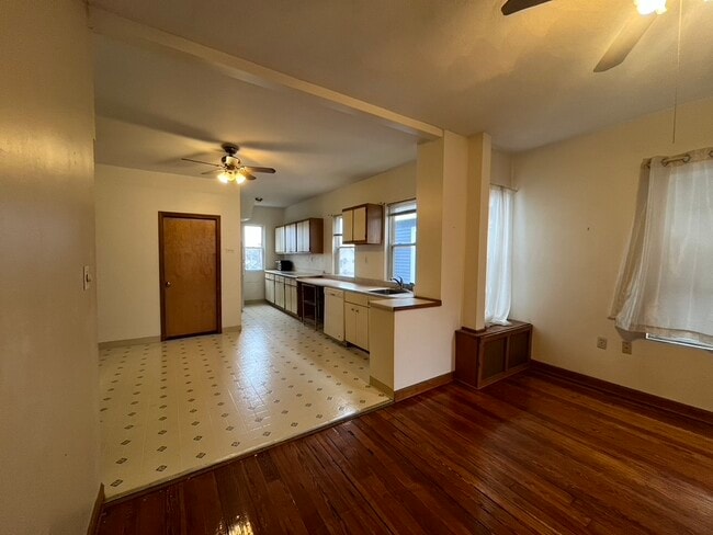 Building Photo - 223 Highland Ave