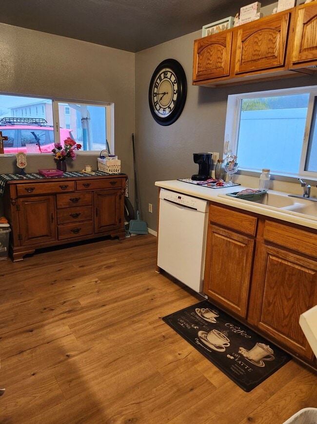 Foto del edificio - 27 S Elm St