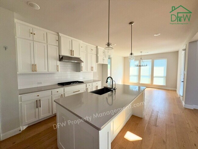 Building Photo - 4BR/3BA, 3,220 Sq Ft - Island Kitchen, Large Fenced Yard, Covered Patio