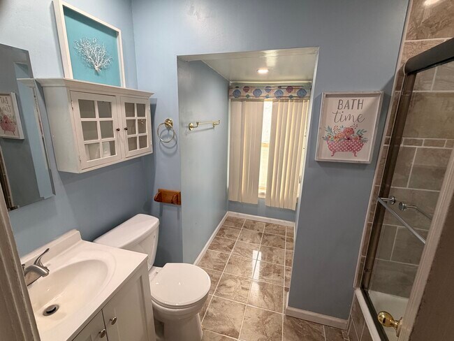 Baño de la planta principal - 4159 N 20th St